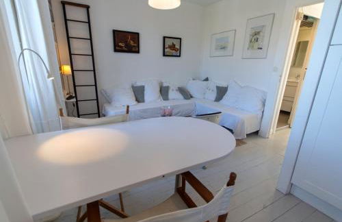 Appartement rénové vue mer au cœur de Le Palais - FR-1-418-80 - Photo 3