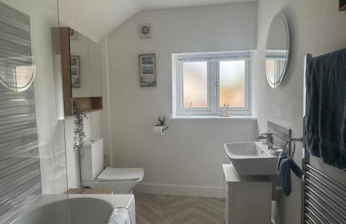 Modern 3 Bed House with Parking in Rothley - Foto 10