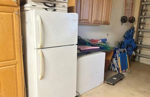 3-BR space in charming Hollywood - Foto 8