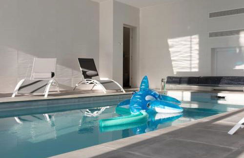 Villa ELISA Piscine Intérieure partagée chauffée à 29 degrés à 100m de la plage - Foto 6