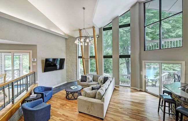 Lakefront w/ Private Dock + Hot Tub Pontoon Rental Butler Bliss by Avantstay - Photo 22