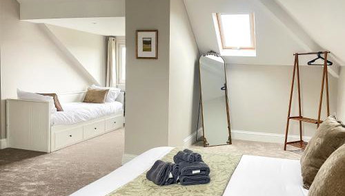 Luxury Private Apartments - Close to Town Centre - Foto 2, towels, wardrobe