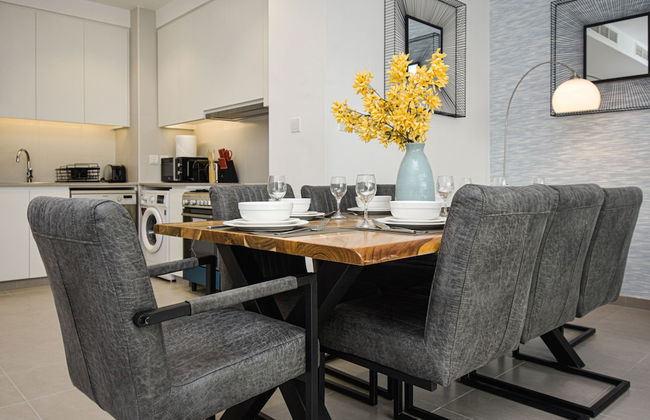 Elegant 3 BR Dubai South - Photo 41