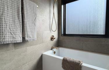 Contemporary Lakehouse in Lakeville - Foto 31