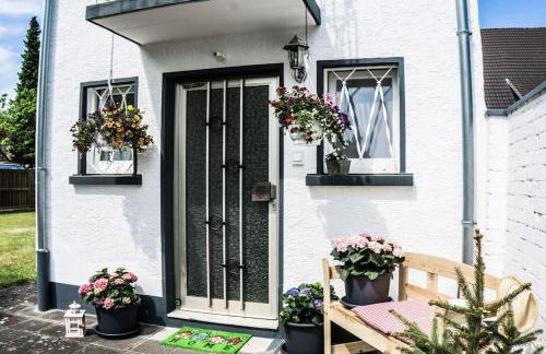 Schönes Haus mit großem Garten - Foto 4