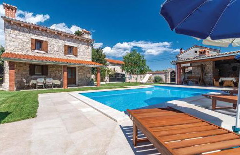 Two-Bedroom Holiday Home In Divsici - Foto 1