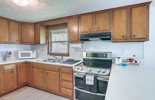 Home with Bunkroom 2 Mi to Hatfield and McCoy Trail - Foto 10