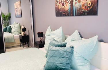 The Villa Toscana, a serene retreat in Center of Friedrichshafen City with lush green lawns, terrace & private garage- Lidl, Bakery walking distance- Bodenseecenter, Sportsbad 3 mins, Lake 7 mins - Foto 14