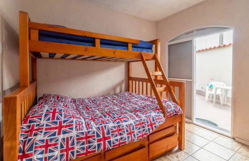 Casa Lindíssima e Espaçosa com 2 Piscinas - Adulto e Infantil, Perto da Praia, Opção da Piscina Adulto Aquecida Cobrado à Parte, 4 Quartos Frente as Piscinas, Área Gourmet Completa com Churrasqueira, Forno e Fogão a Lenha, Mesa de Bilhar, Lareira na Sala - Photo 37