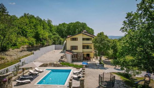 Villa Brbon - Serene Getaway - Foto 5