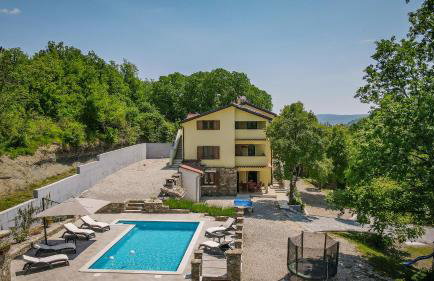 Villa Brbon - Serene Getaway - Foto 5