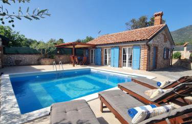 Vila s bazenom Mavrinac - Foto 6