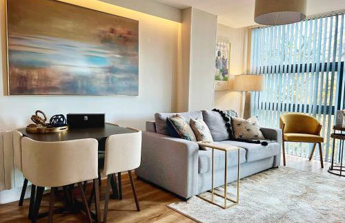 Liverpool City Centre - Free Parking - Sleeps 6! - Photo 1