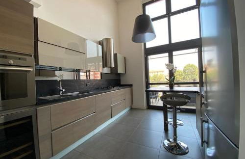 PENTHOUSE LUCE Milano near Metro-Bus-tram - Foto 7