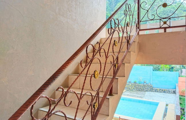 Villa Yustisia Curug 7 Cilember - Foto 71