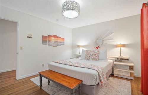 Viewcrest Retro Country Home - Photo 26