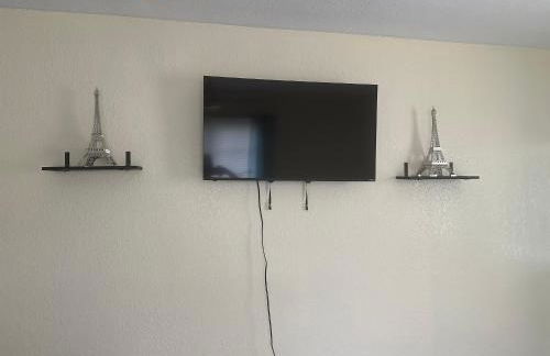 Miramar near Hard Rock stadium - Photo 19