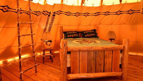 Amazing Tipi Rental for the Perfect Camping Getaway in Republic, Washington - Foto 4
