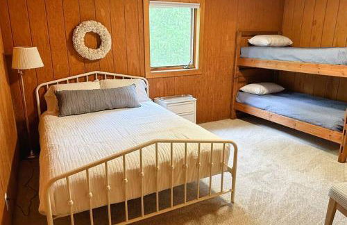 Cozy Cabin on Wooded Property - Foto 24