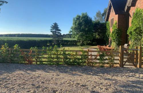 8 Bed in Rugeley oc-79321 - Photo 7