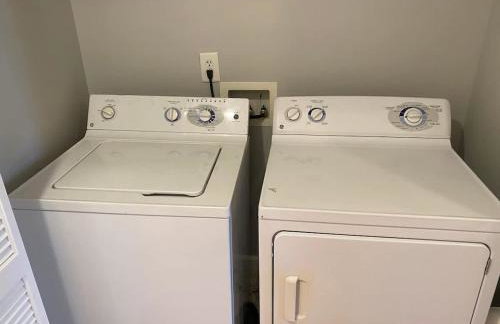 6BR Downtown Side-by-Side Townhomes 2 Garages - Foto 15