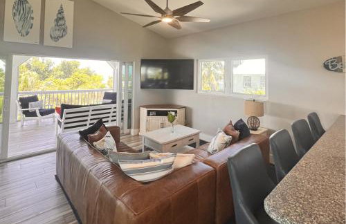 Coconut Castaway - Ocean Views, Walk to Beach, Golf Cart, Club Pool - Photo 22