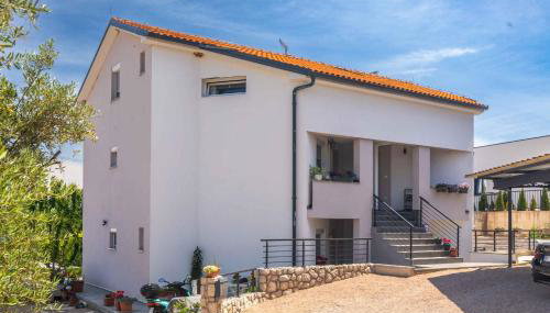 Modern Apartment With Terrace and Private Parking Krk - Foto 3