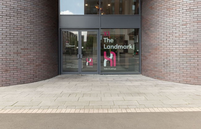 Host Stay The Landmark Apartment - Photo 16