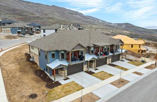 BRAND NEW Scenic Luxury Mountain Retreat - Photo 62