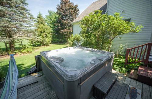 Spacious Country Home, Hot Tub, Fire Pit, Deck - Foto 1