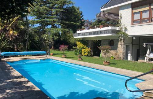 CasaMar Chalet al lado de la playa con piscina privada, jardín y barbacoa, frontón, 6 HABITACIONES - Foto 1