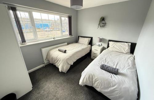 3-Bed Detached House Private Drive for Two Cars - Foto 42