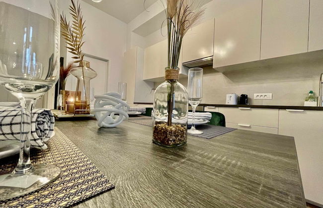 Luxury 2BR 2BA Near Fashion District by Oneluxstay - Foto 31