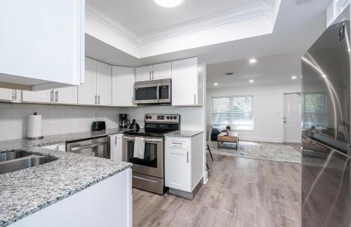 New Apt 2 Bed 2 Bath with Amazing PATIO - Foto 35