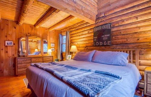 Family-Focused & Pet-Friendly Log Cabin with 4BR 2BA Sleeps 10 - Photo 37