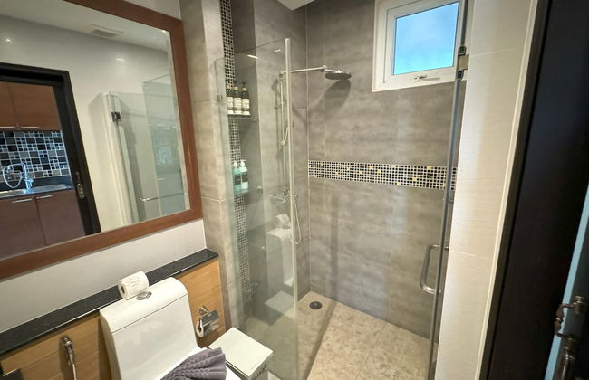 Sea and Sky Condominium by Lofty - Photo 23