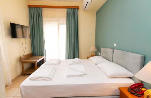 G. Kiapekou - Photo 3