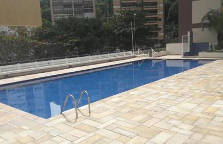 PÉ NA AREIA - COM SERVIÇO DE PRAIA - Foto 8