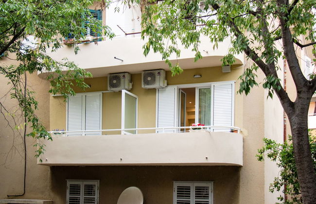 Lugo Apartments - Photo 21