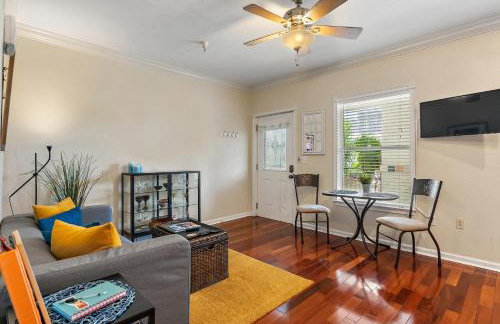 Wine-Dine-Sunshine Cozy Flat in The Heart of DTSP - Foto 10