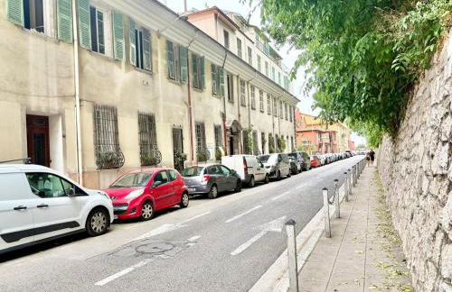 Port 1BR Flat with Terrace - Photo 10