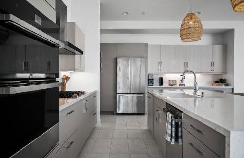 1 mi from Tennis Garden - Corn hole - Pool Access - Foto 9