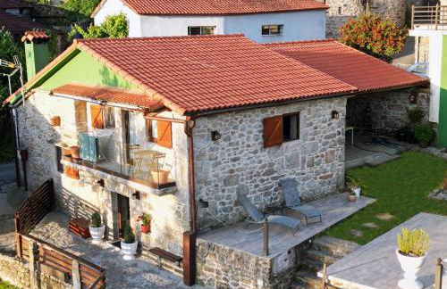 Cozy Galician Stone Farmhouse with Fireplaces and Pool - Foto 1