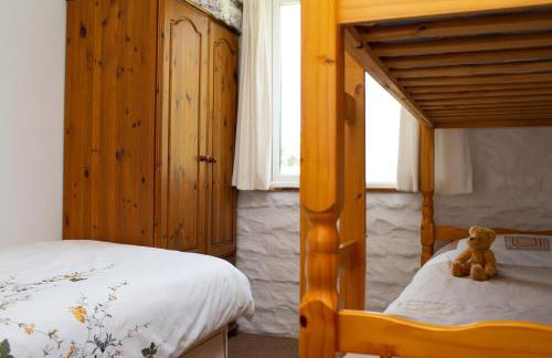 The Old Cottage Aberporth - Photo 16