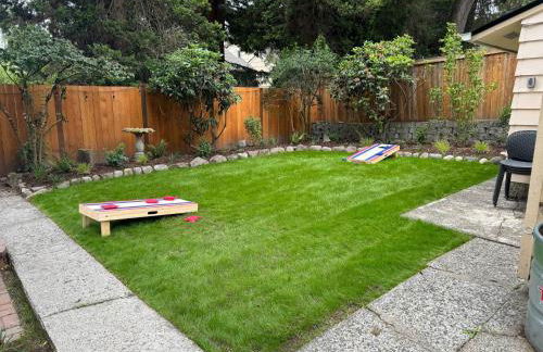 Greenlake Craftsman - Hot Tub, AC, Dog Friendly - Photo 13