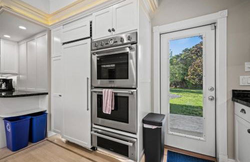 Hobbs Mill Ski Lodge Theater Games Dogs OK - Photo 54