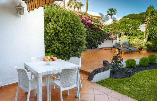 Lovely townhouse, swimming pool - Photo 1