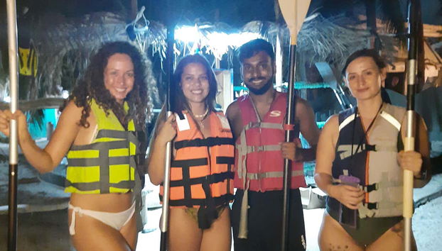 Remando di sera sulle acque di Holbox