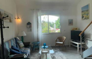 Les Hauts d'Eyragues gîte Aigue Marine Meublé classé 4 étoiles - Foto 9