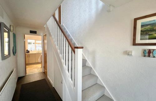 4 Bed Retreat with Balcony & Estuary views - Photo 35